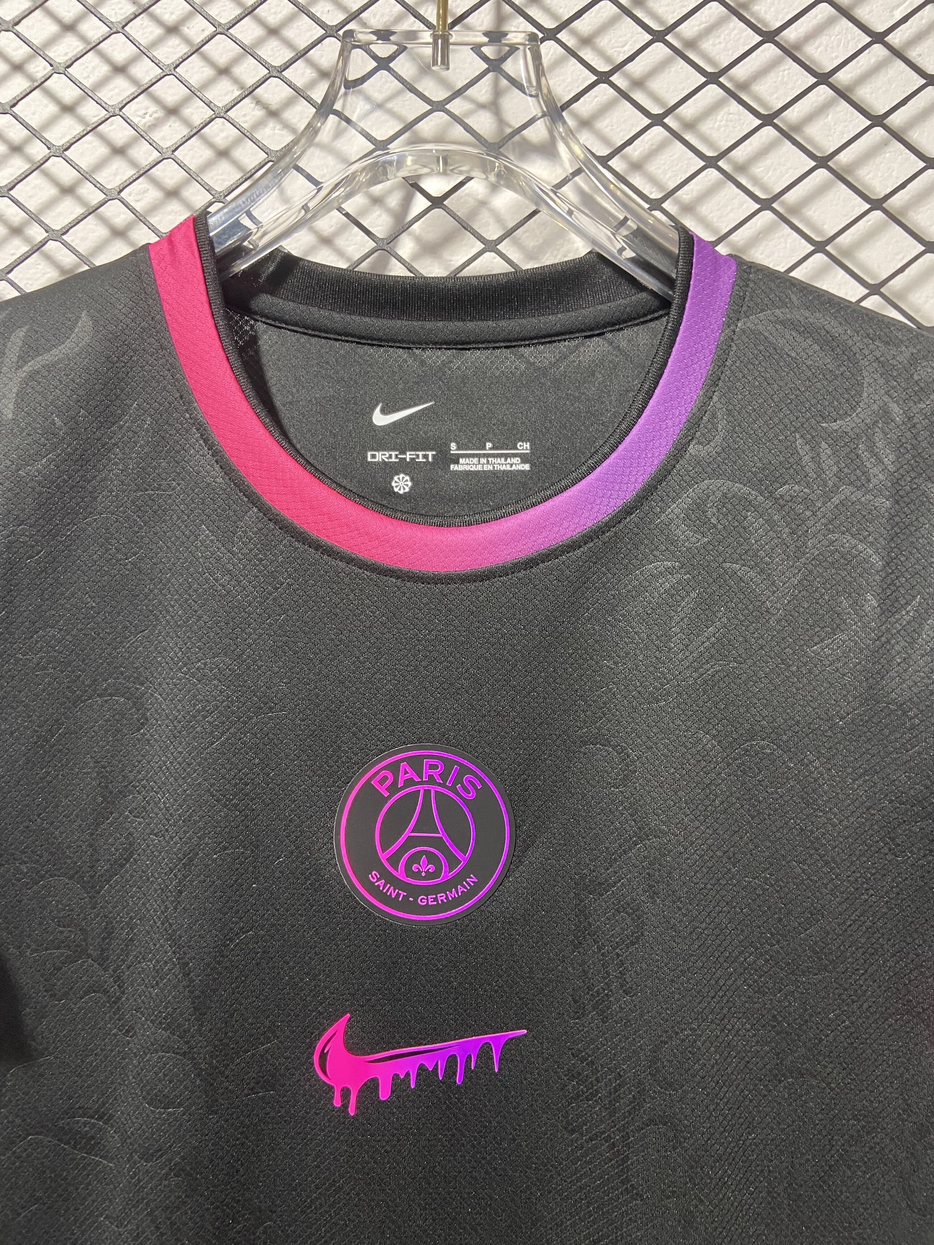Fan Paris Saint-Germain Special Edition