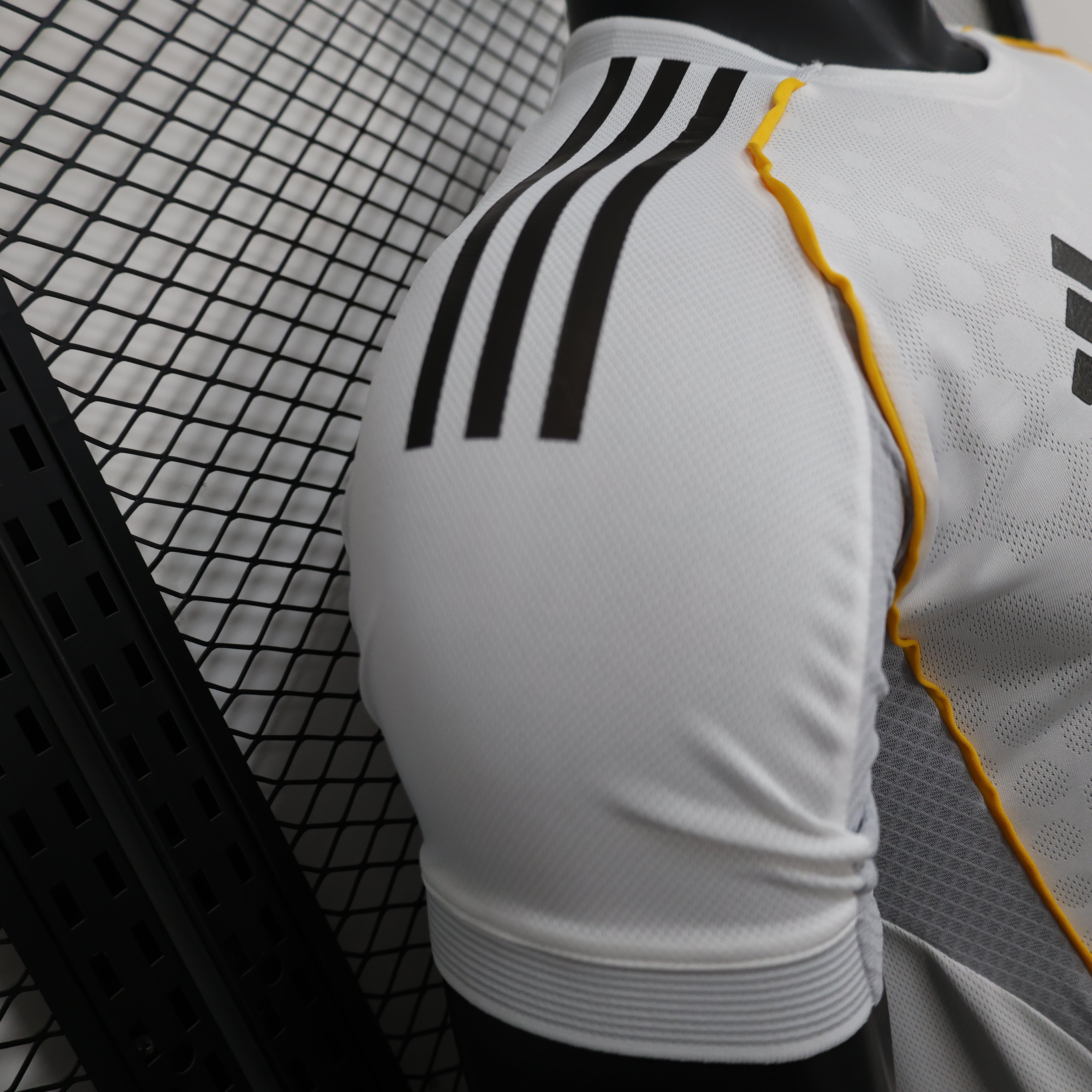25-26 (Player Version) Real Madrid home